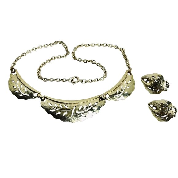 Vintage Gold Tone Leaf Bib Necklace And Clip On Earrings Set (5726) - Picture 10 of 10